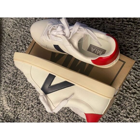 MIA Women's White Low-Top Sneakers Red Navy Accents Lace-Up - Picture 1 of 9